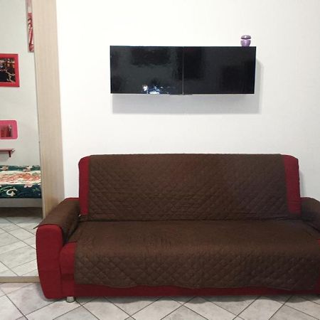 Casa Vacanze Completa Di Tutto E Anche Di Piu Livorno Eksteriør billede