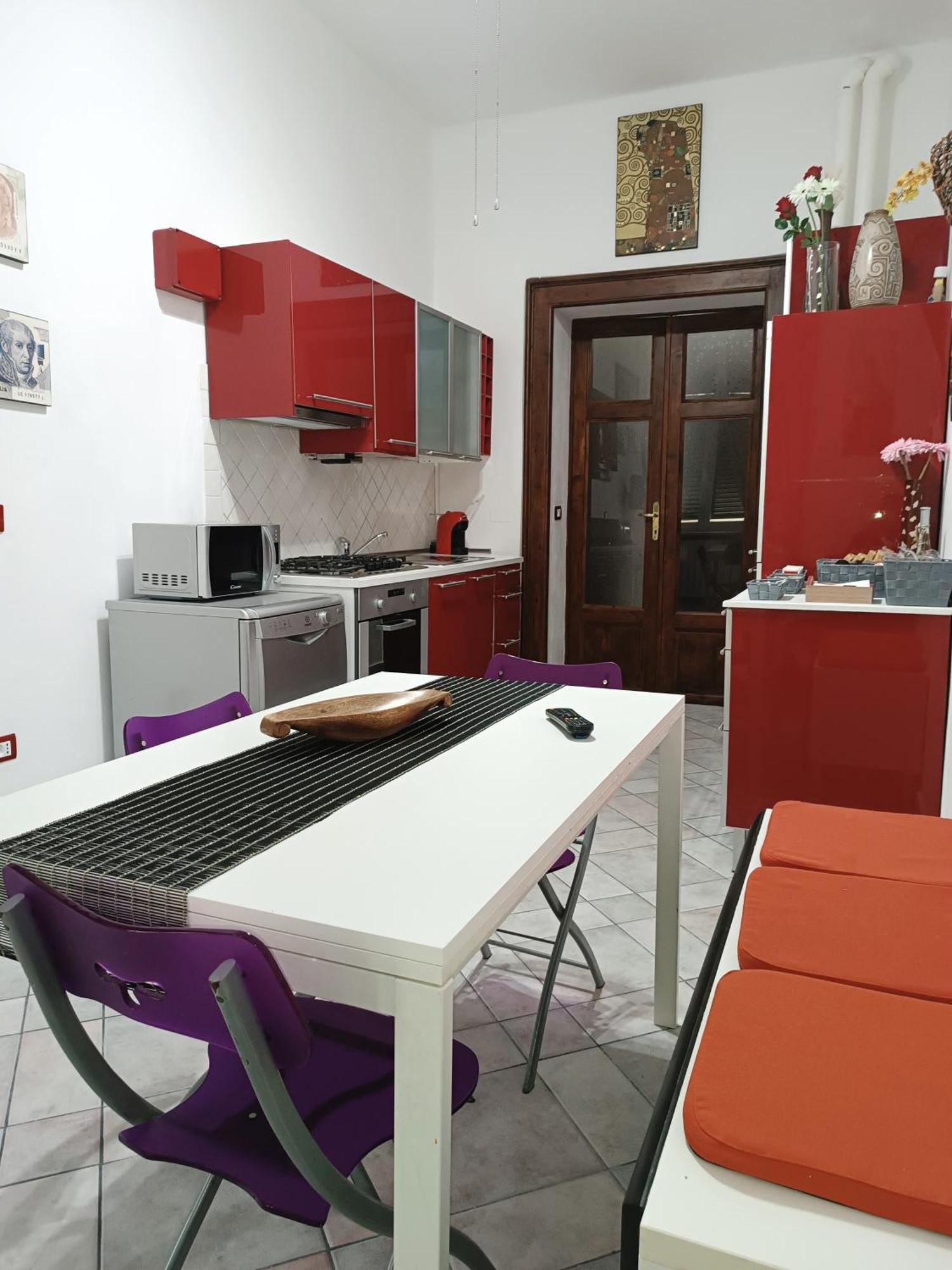 Casa Vacanze Completa Di Tutto E Anche Di Piu Livorno Eksteriør billede